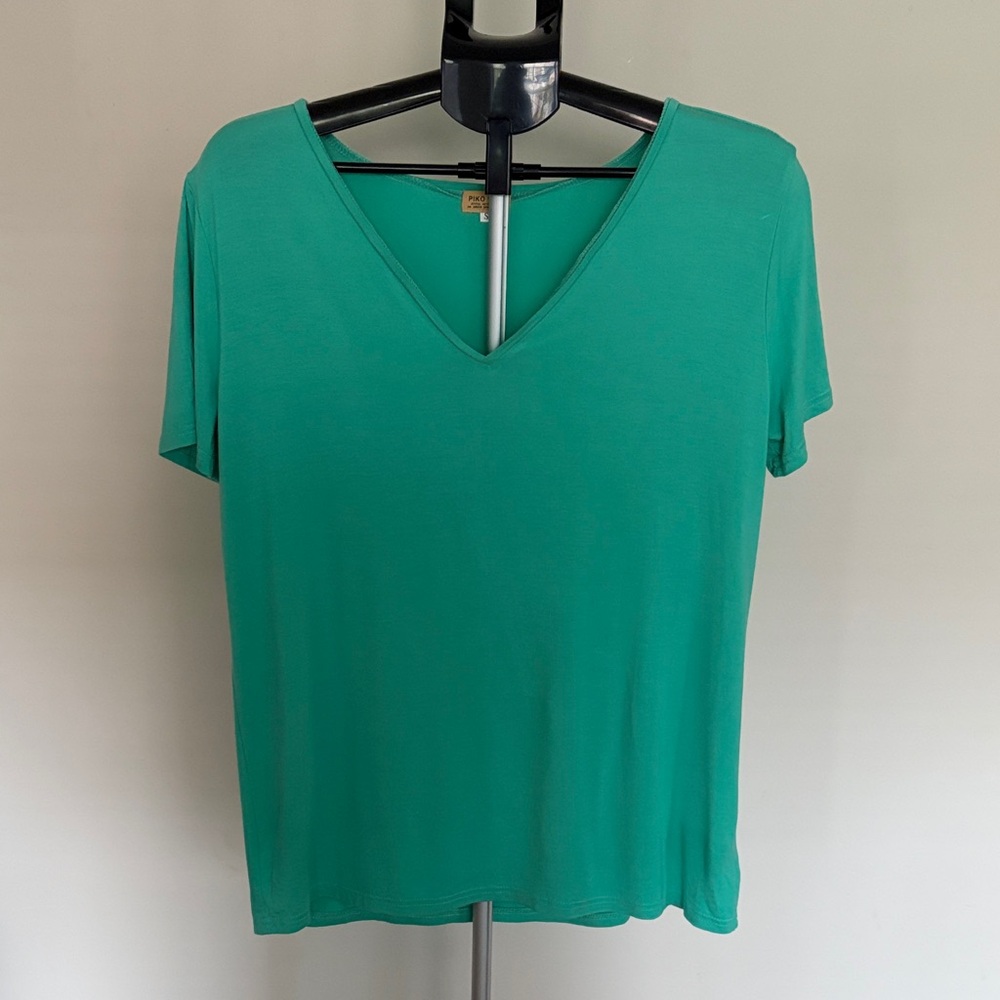 Piko 1988 V-Neck Short Sleeve Top